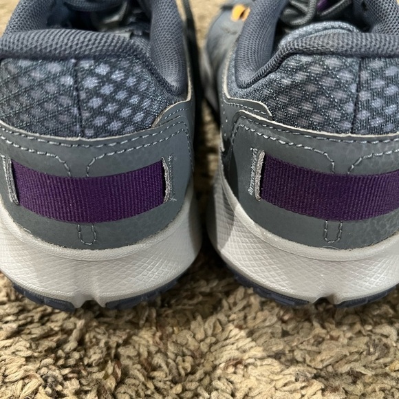 Under Armour Toccoa Women's Running Shoes Size 7 Gray Sneakers. Worm one time - Picture 5 of 6